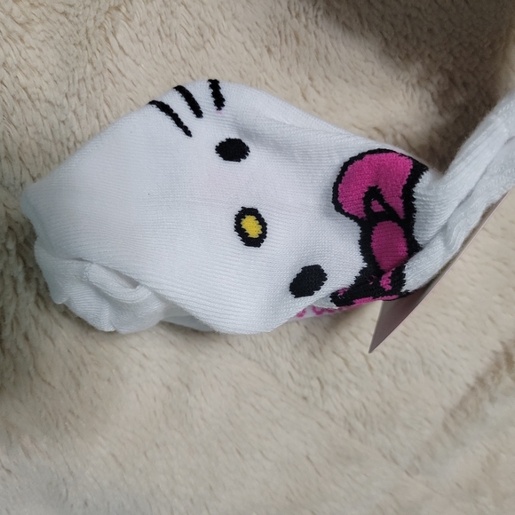 HELLO KITTY No Show Socks, 1 pair - Picture 2 of 4